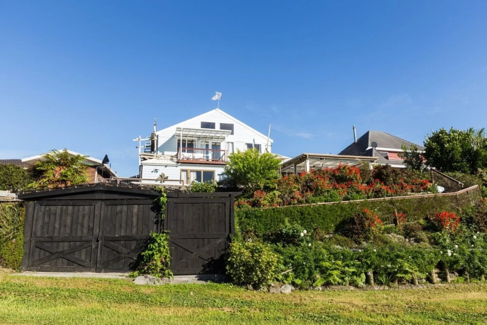3 Bedroom Home with Harbour Views
