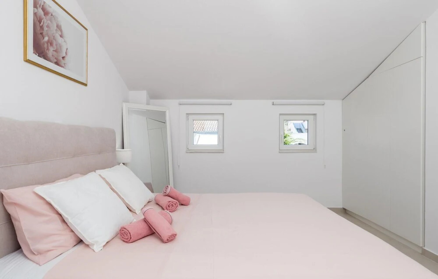 Awesome Apartment in Stinica With 1 Bedrooms and Wifi