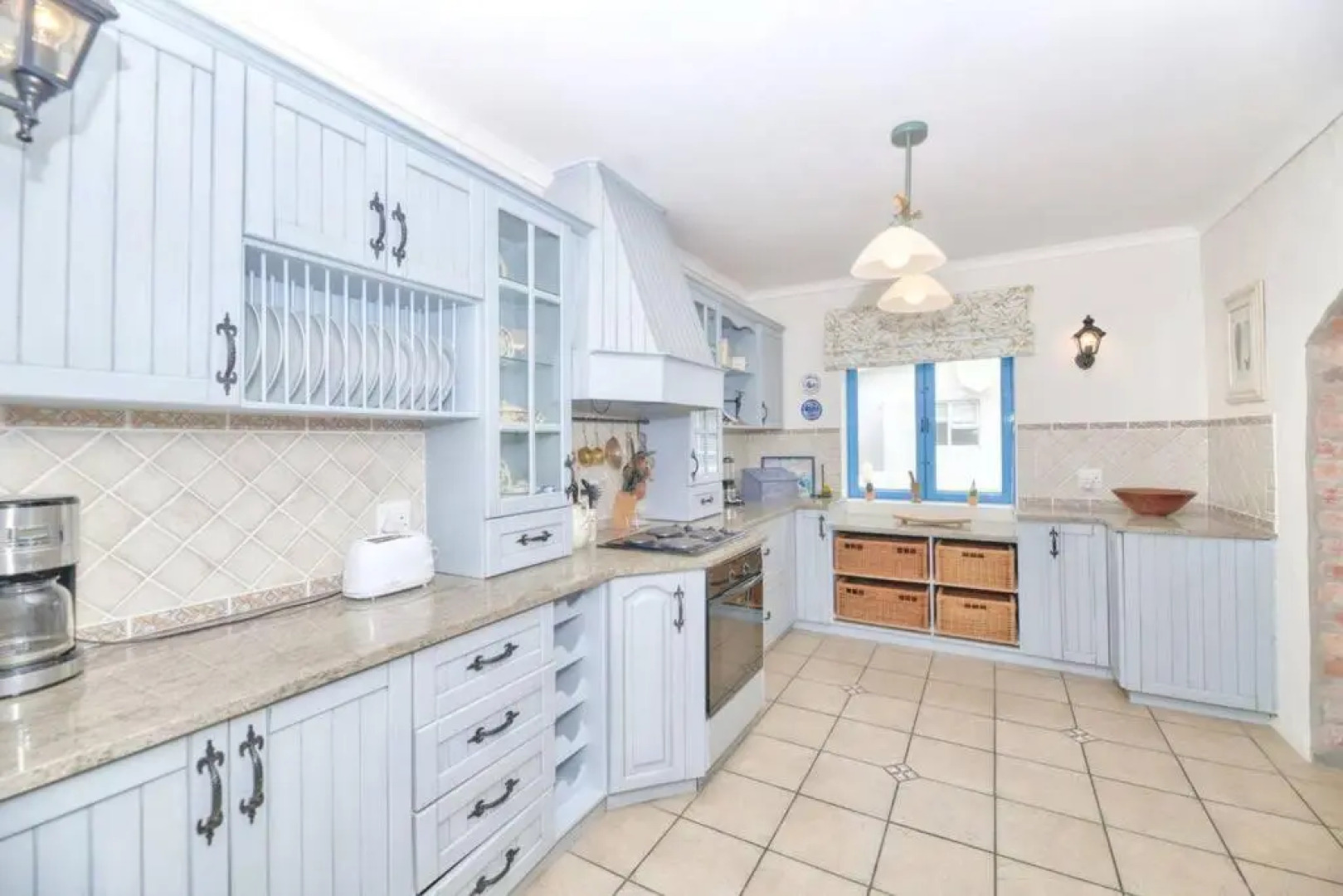 Casa Balena - Gansbaai seafront accommodation, back-up power