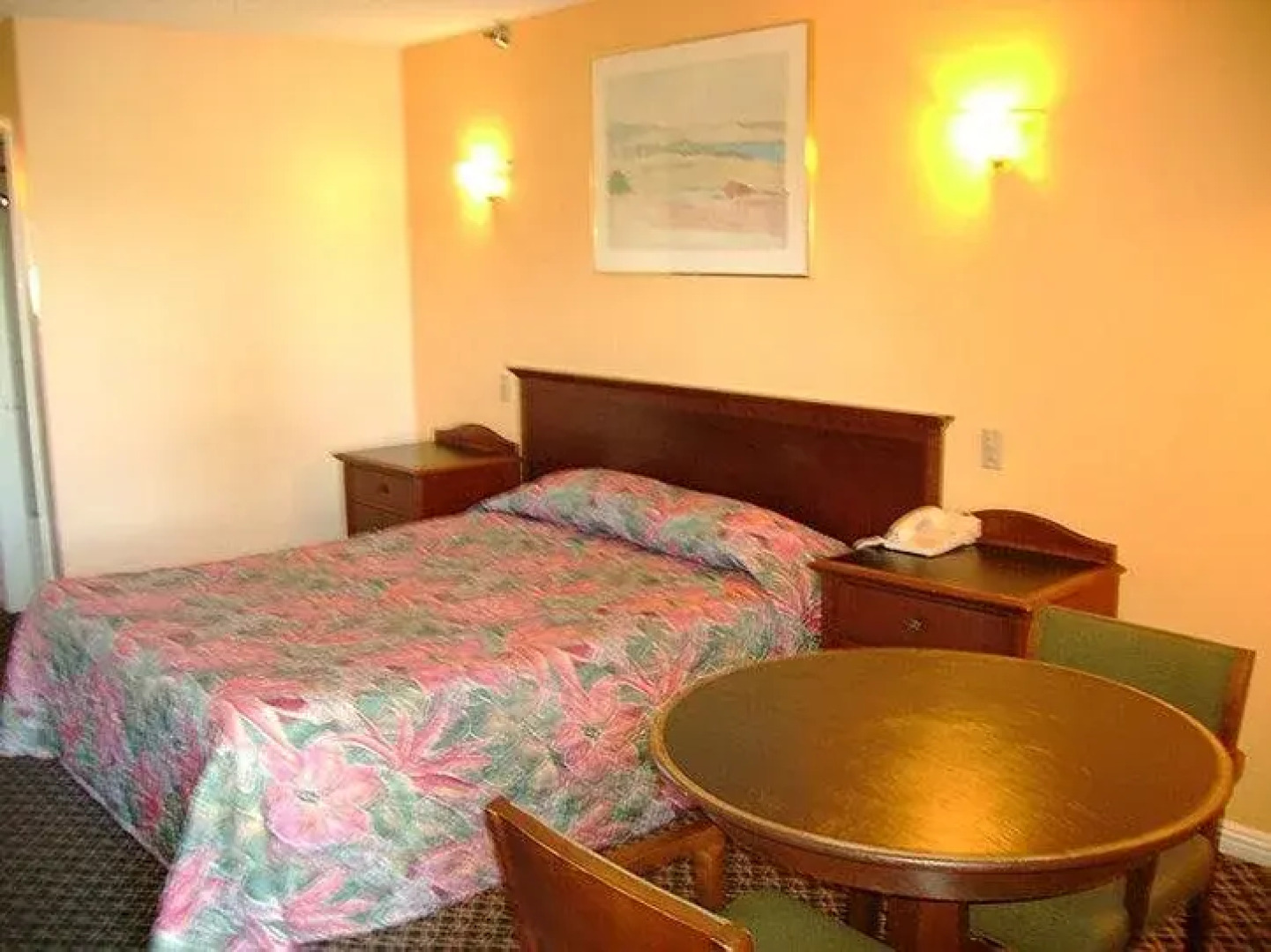 Heritage Inn & Suites