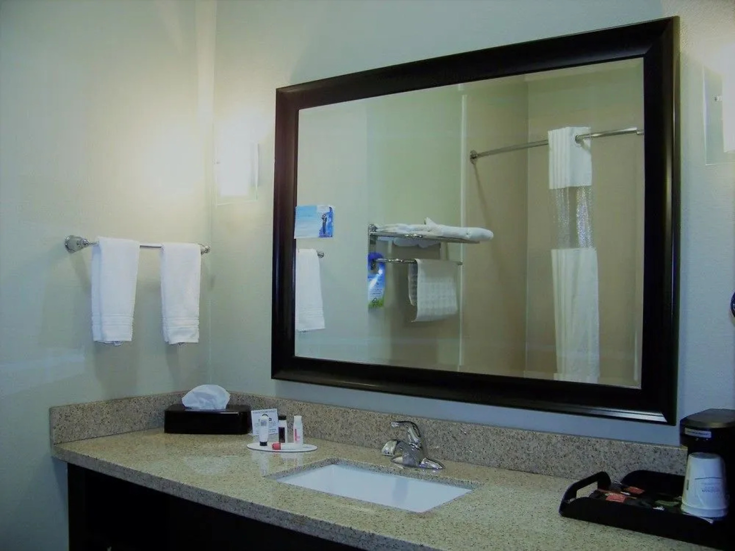 Days Inn & Suites Mineral Wells