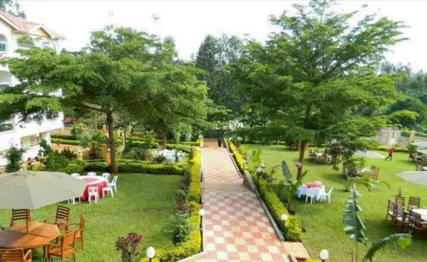 Mountain Breeze Hotel