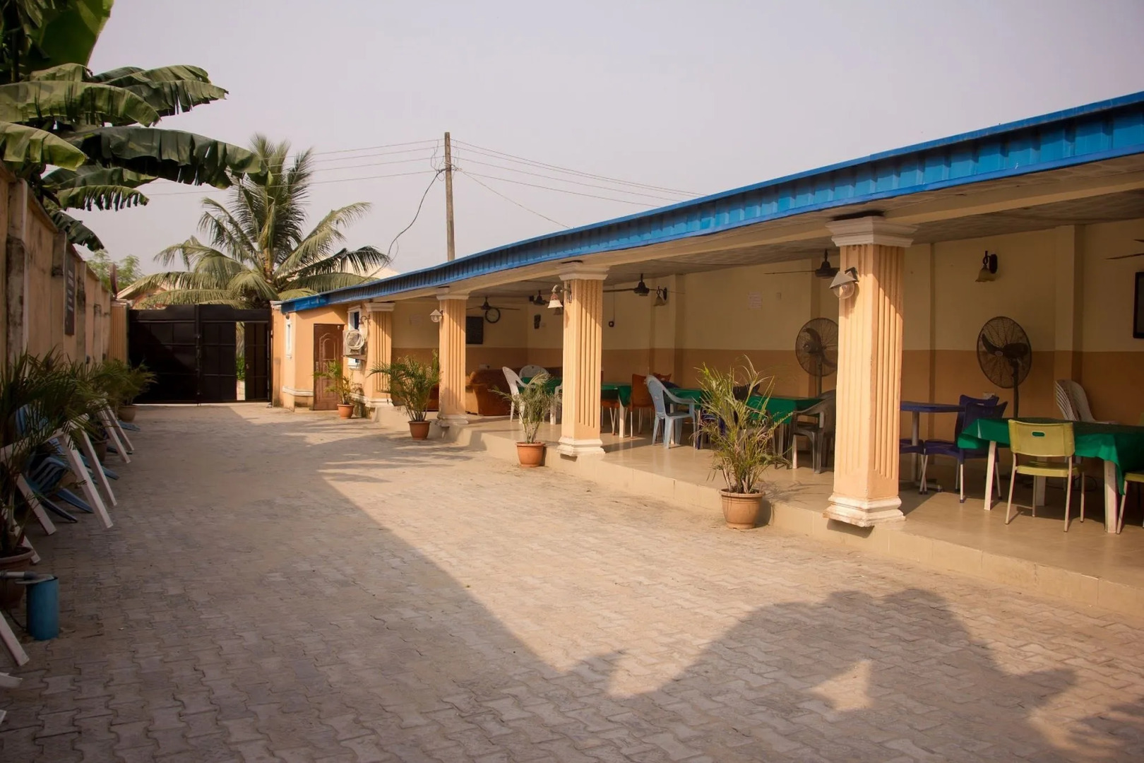 Warike Hotel and Suites