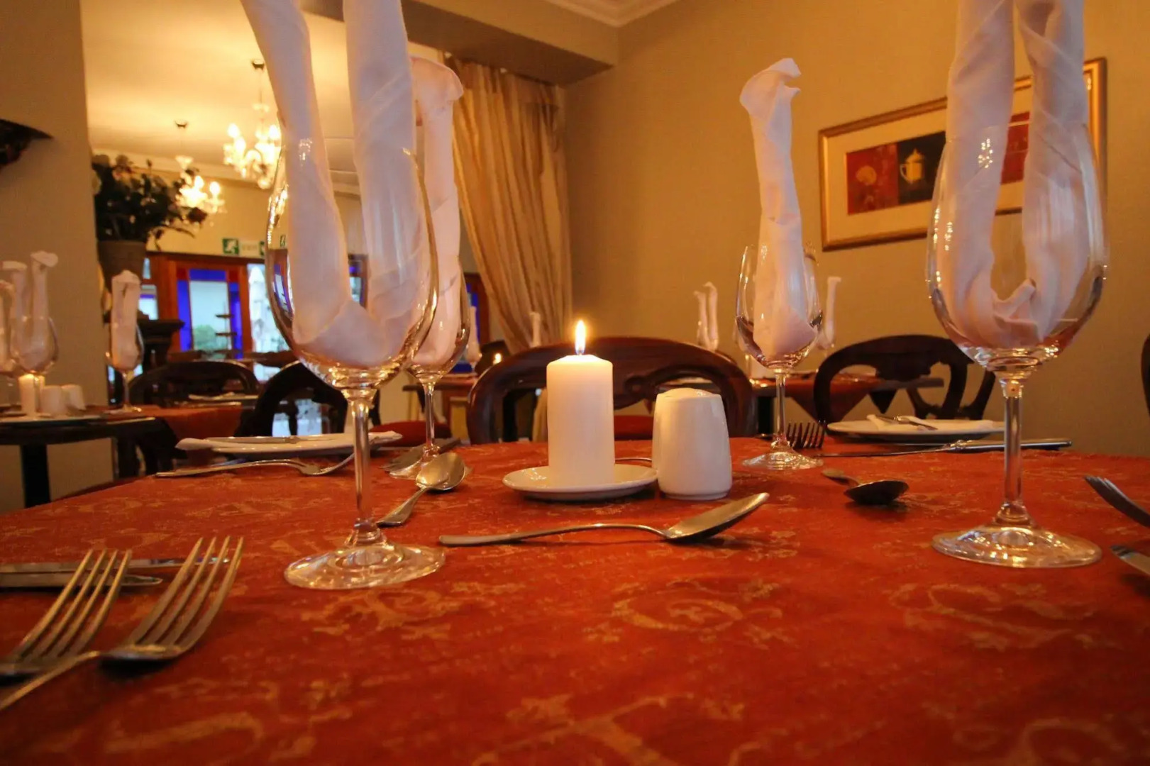 The Victorian 1906 Hotel