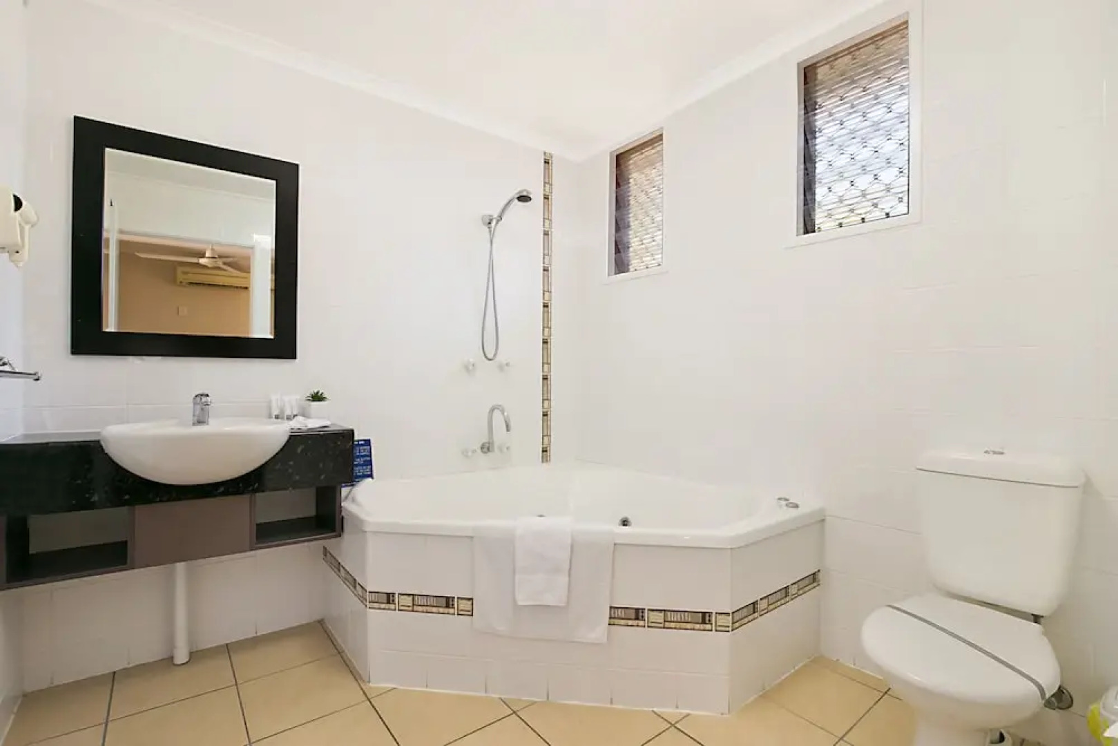 South Gladstone Motel