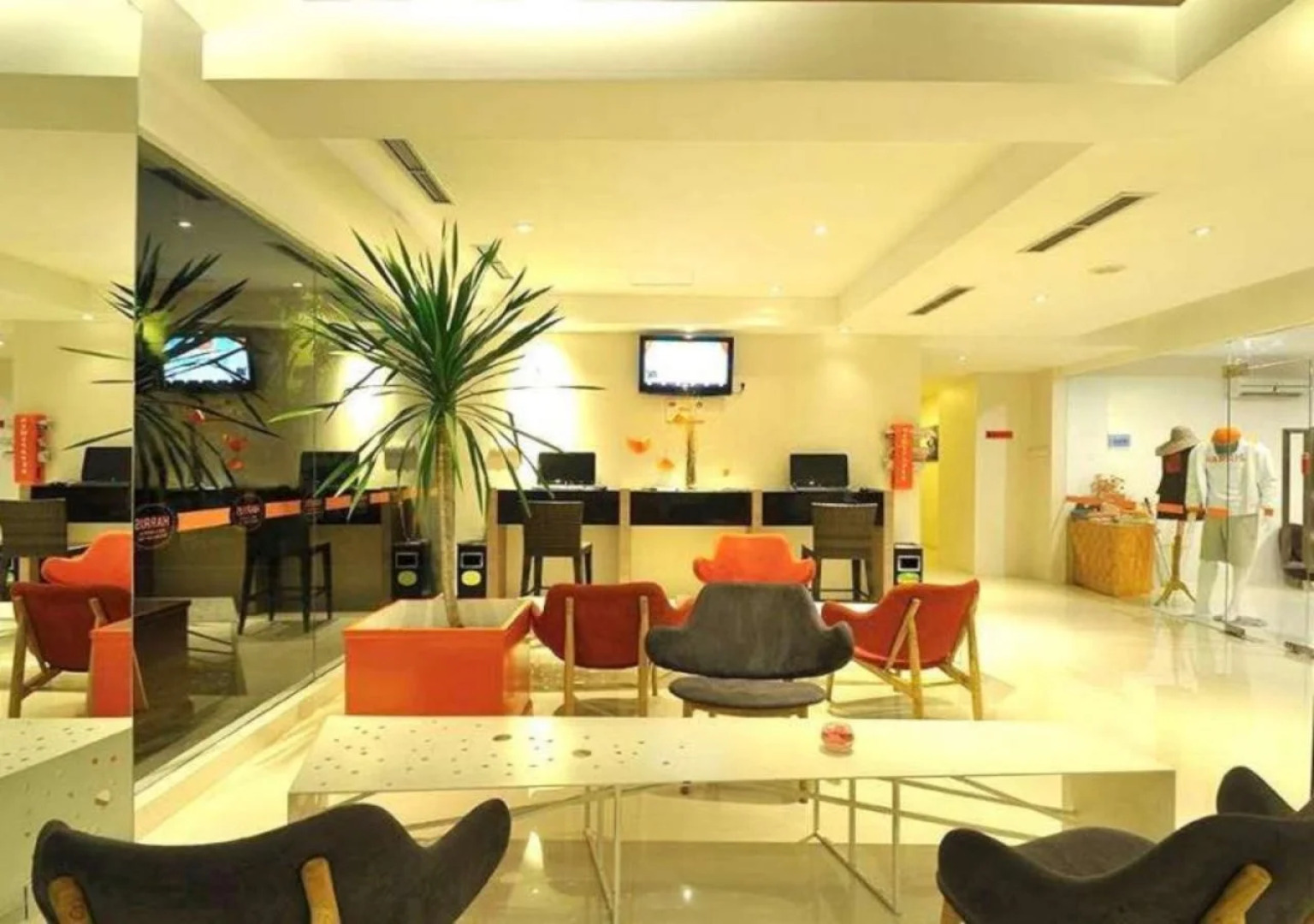 HARRIS Hotel & Residence Riverview Kuta Bali