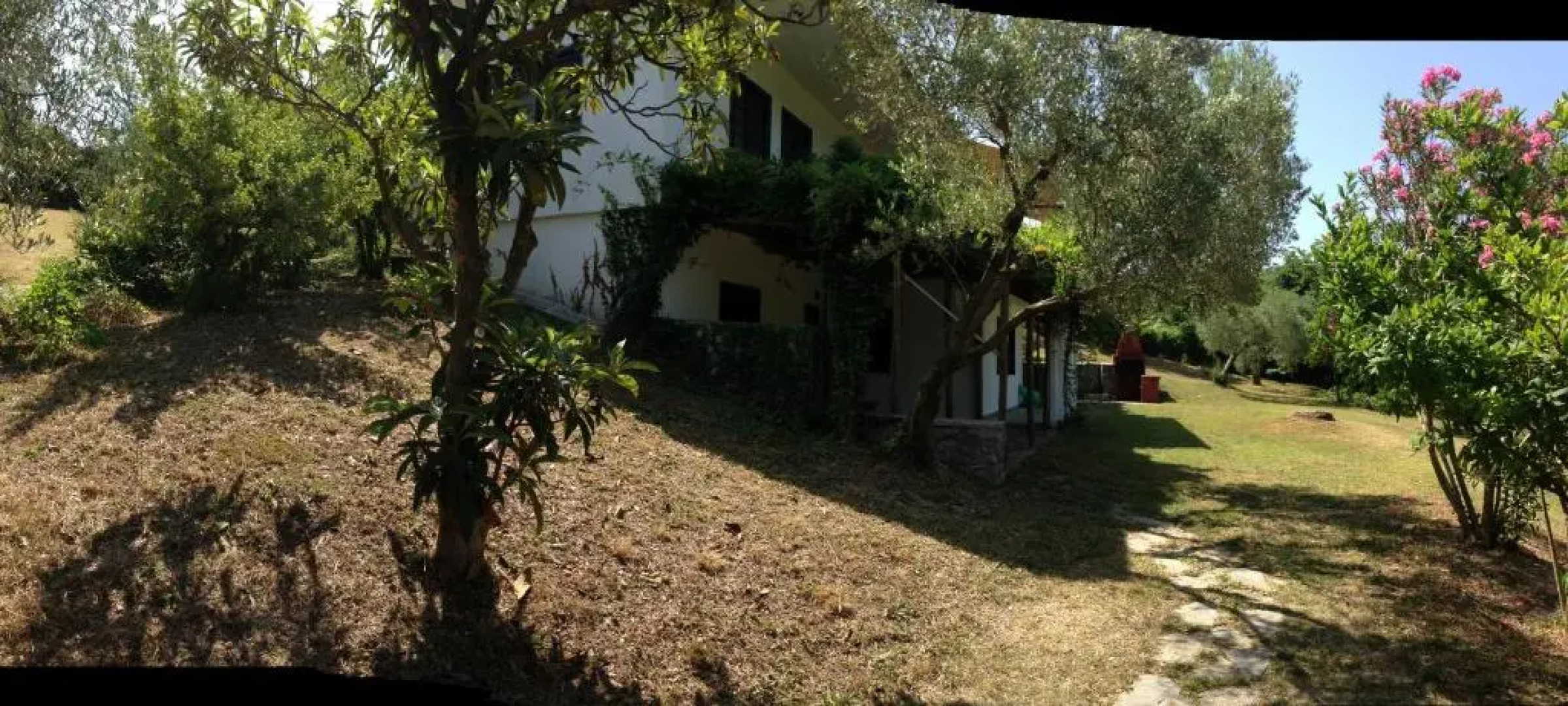 Secluded 1.8 acre garden Villa, for exclusive use with Stunning Views.