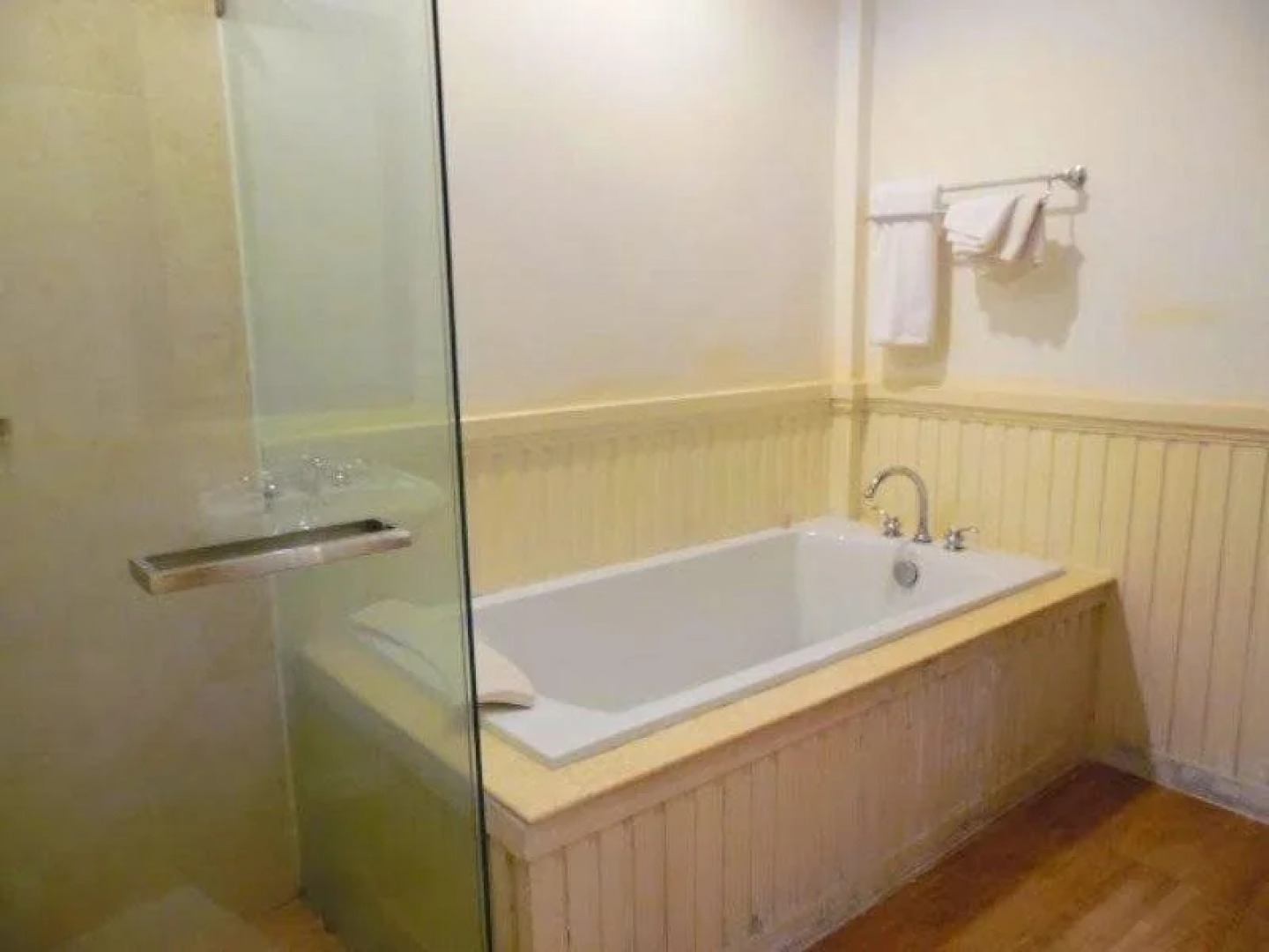 Arissara House Boutique Hotel