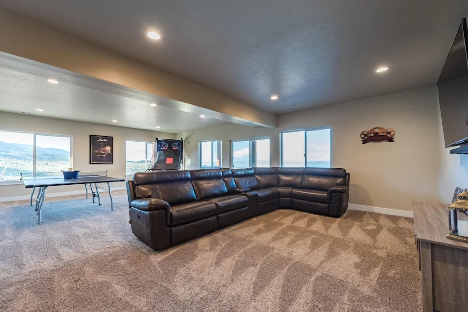 Floor to Ceiling Lake Views - Perfect Family Getaway