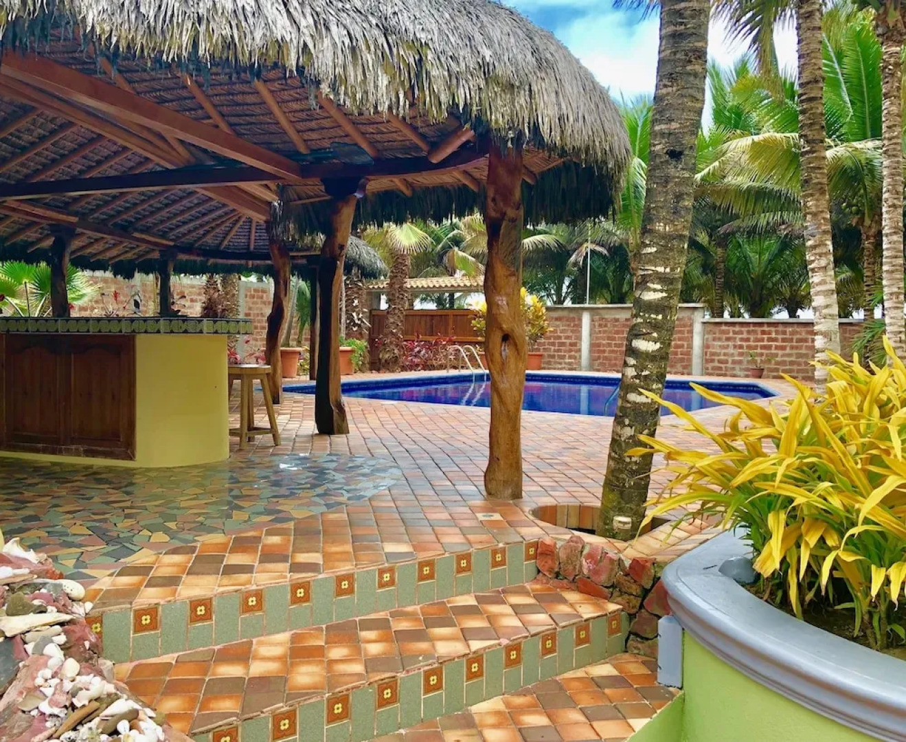 CanoaOasis Private, exclusive estate, 1 acre tropical paradise, directly on private beach area