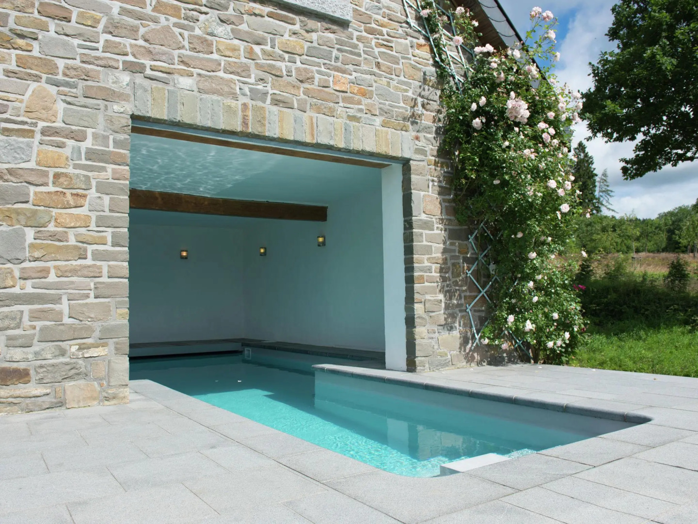 Group Stay With Pool, Chevron