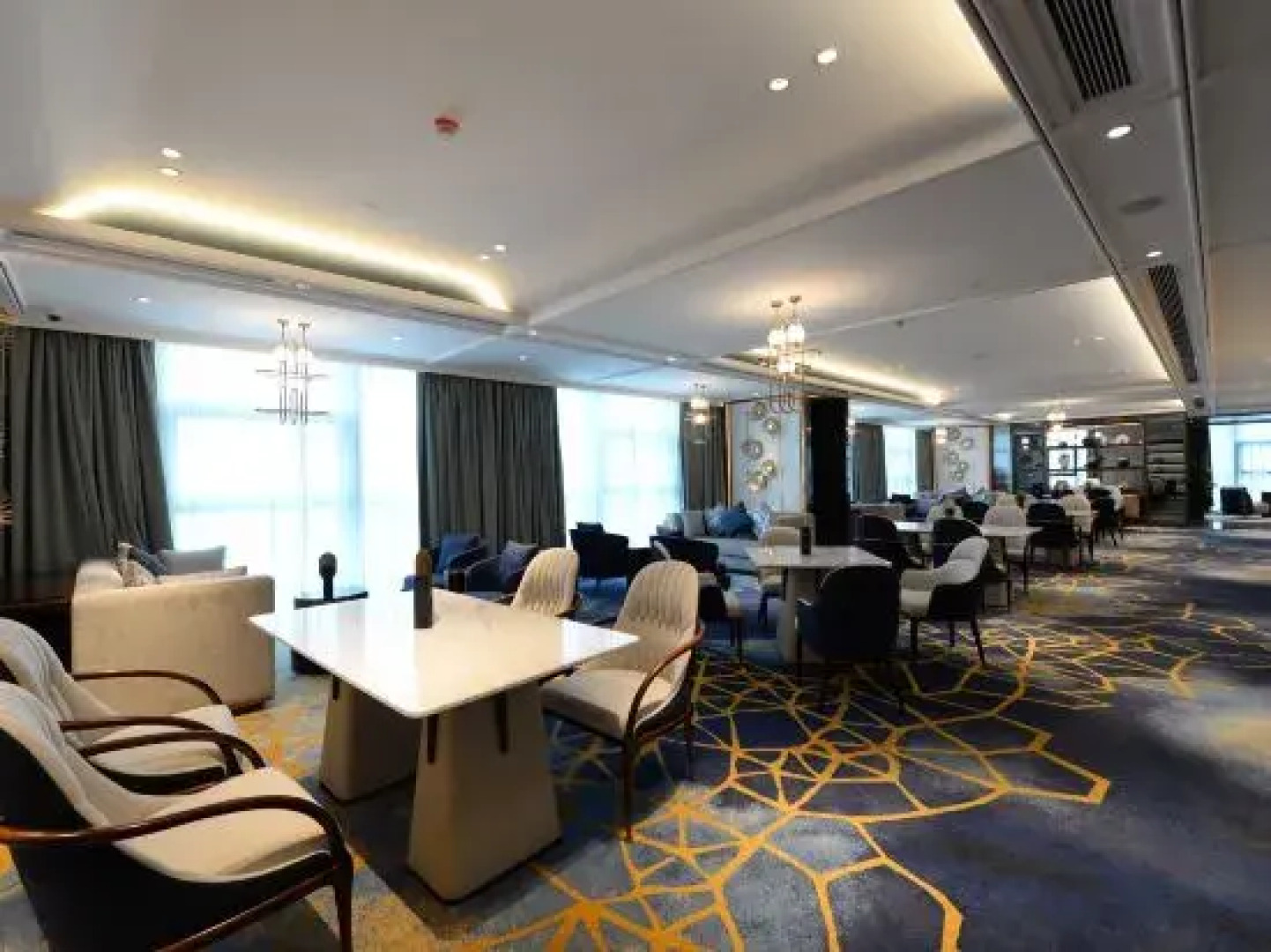 Xiangyang Minfa Ruiji Hotel