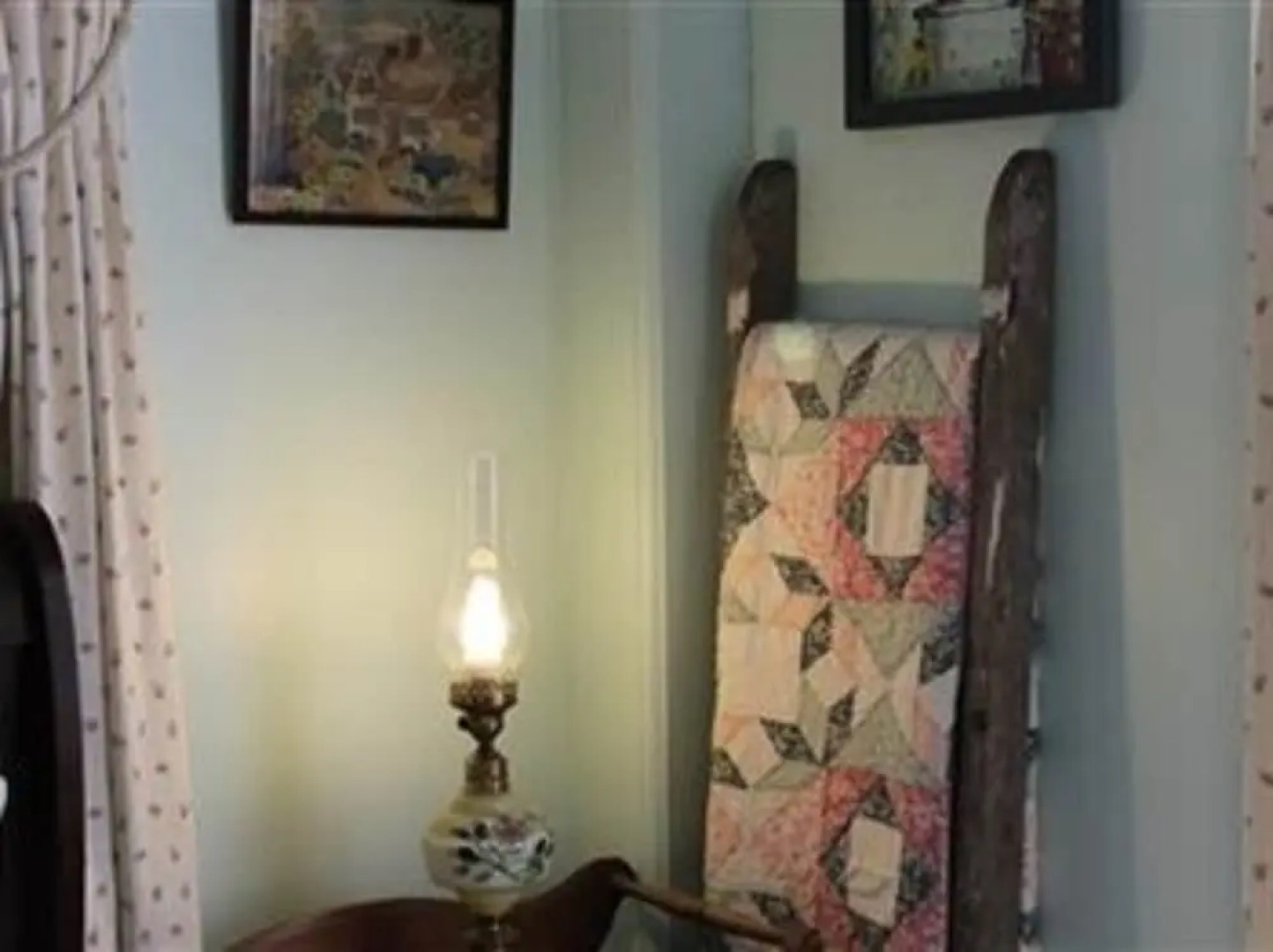 Victorian House Bed & Breakfast