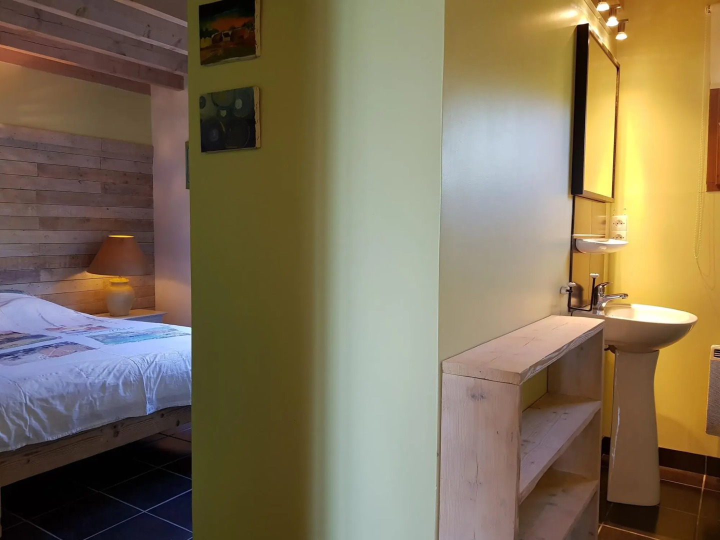 Lush villa in Vélieux with private heated swimming pool