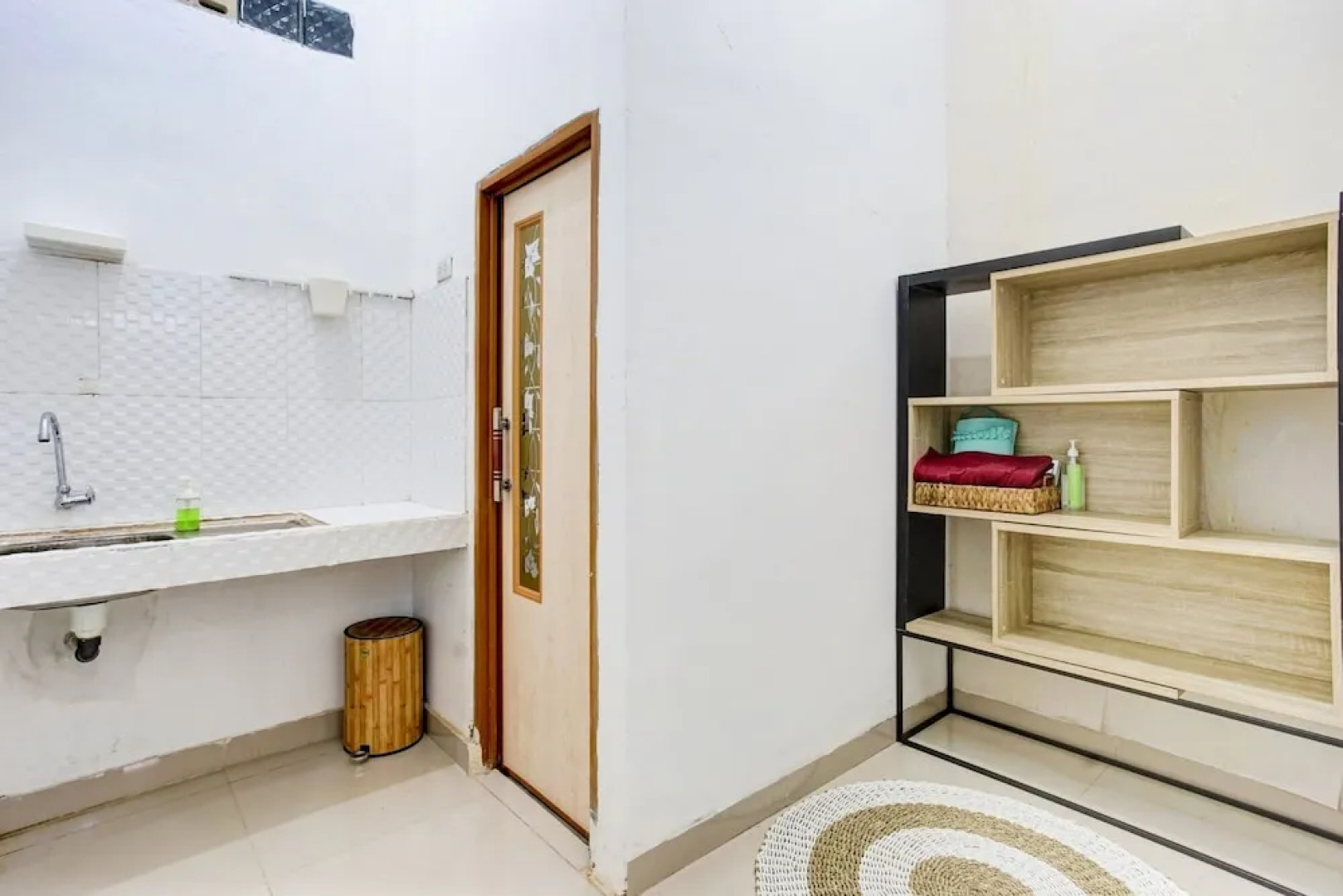 Oemah Ratu Hostel Syariah by OYO Rooms