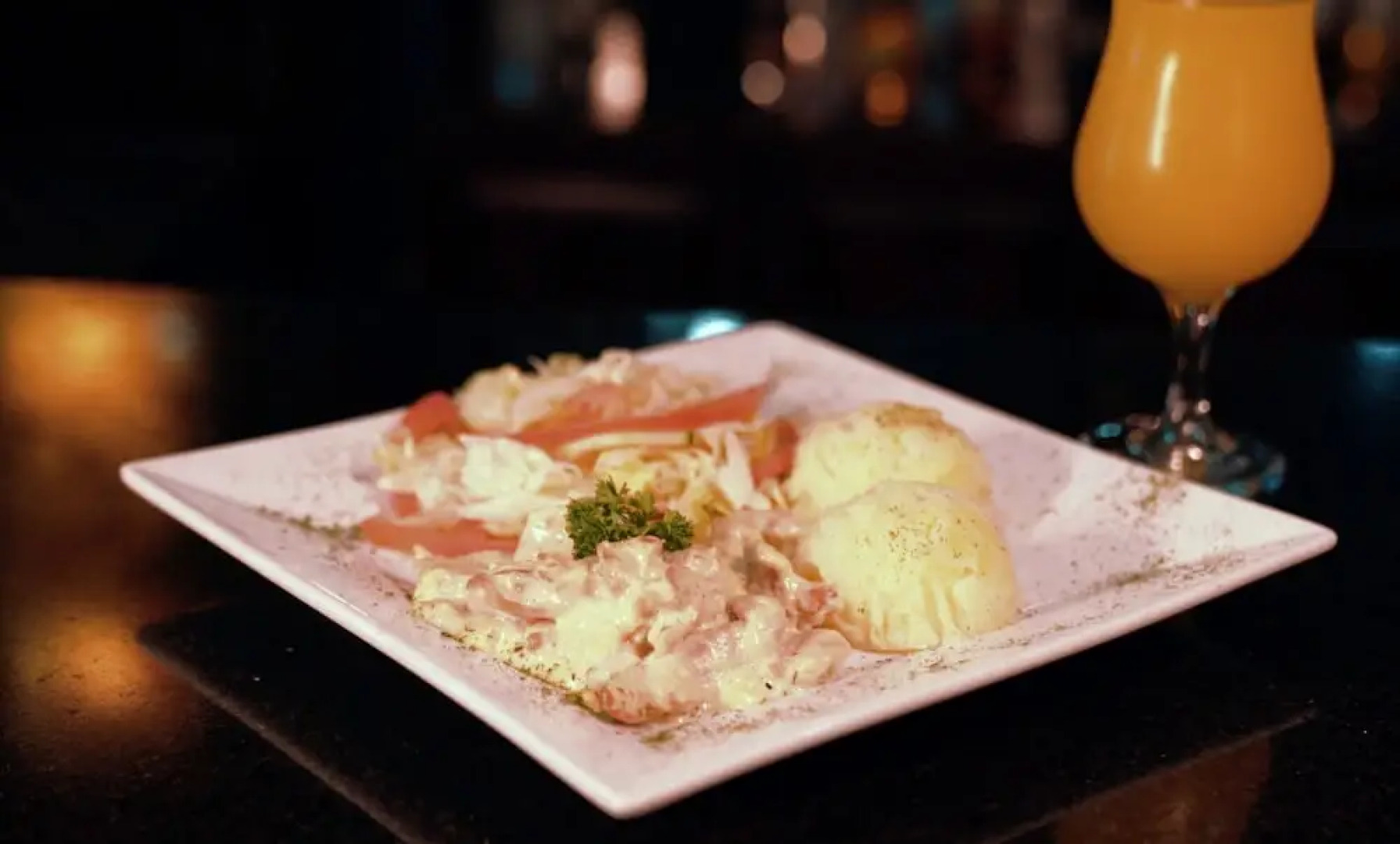 Golden House Hotel & Restaurant