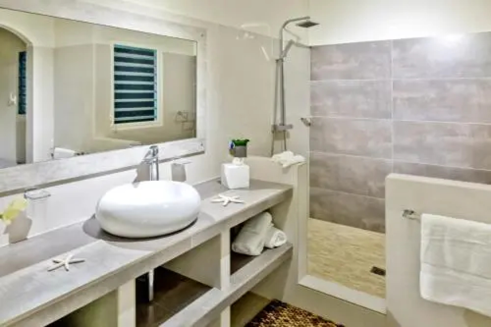 Seafacing Villas Apartments Rentals