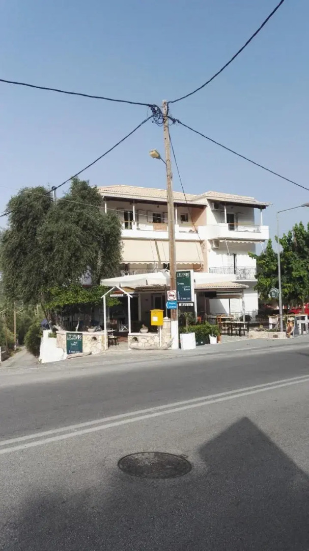Babis Taverna & Rooms