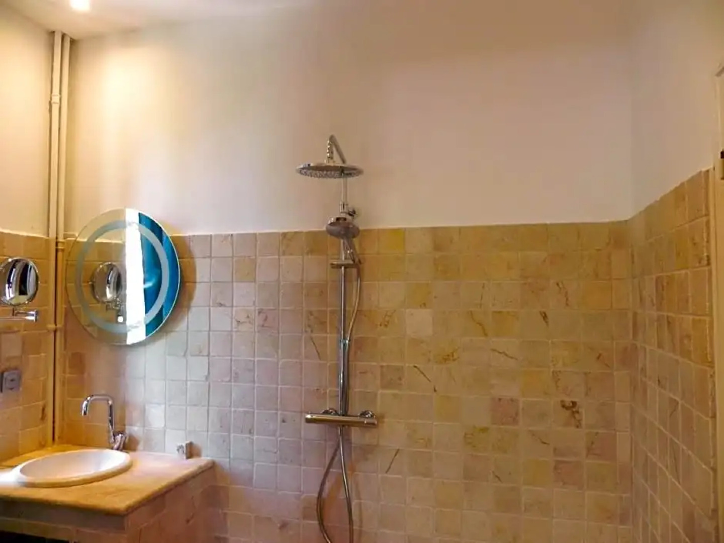 Suite Royale- 2 Double Rooms - SPA- JACUZZI -SAUNA- POOL VIEW - Heated POOL -800m City Centre