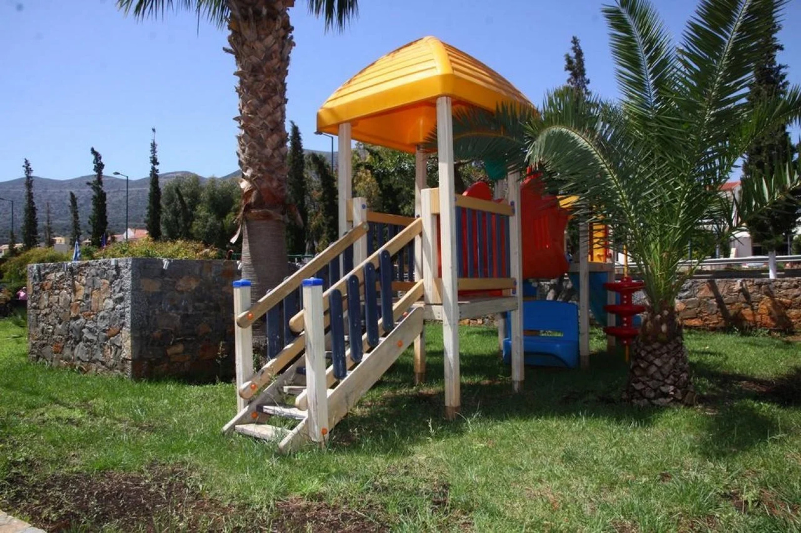 DIAS Hotel & Apartments