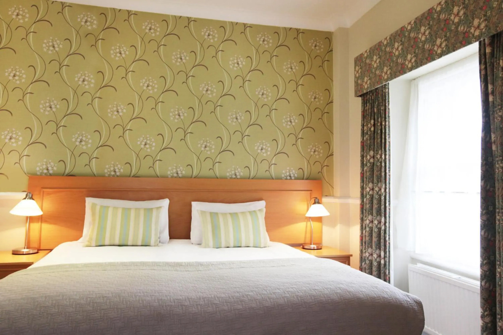 Victoria Square Hotel