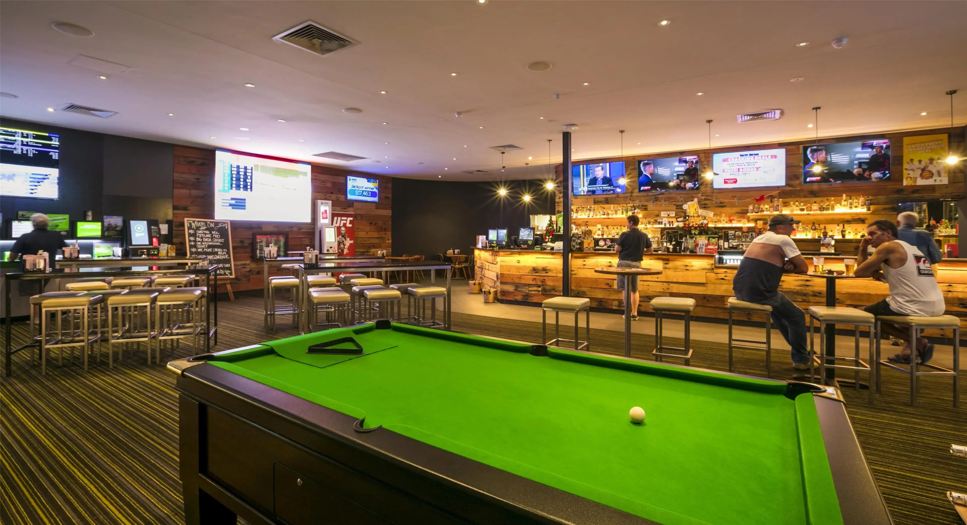 Nightcap at Kawana Waters Hotel
