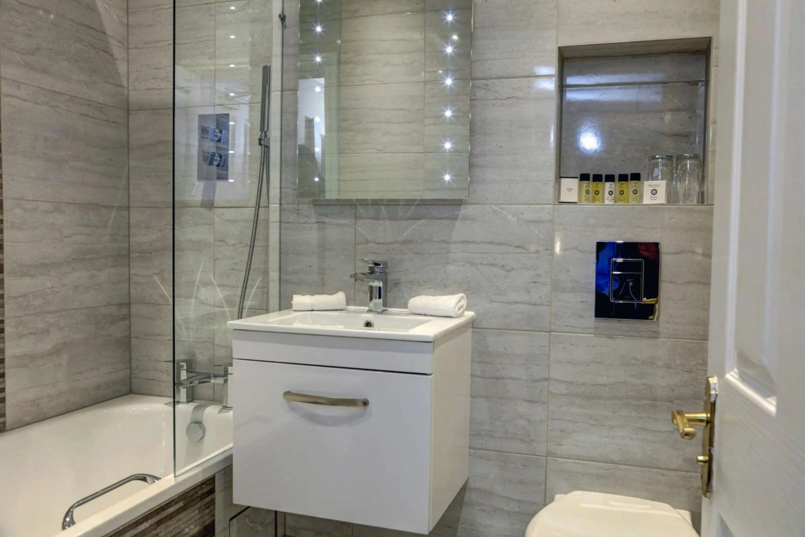 Stonecross Manor Hotel