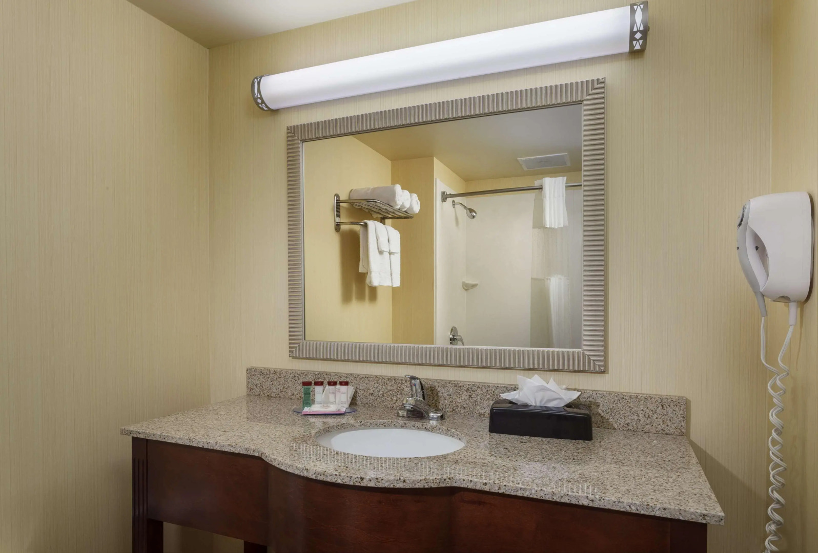 Roosevelt Grand Dakota, SureStay Collection by Best Western