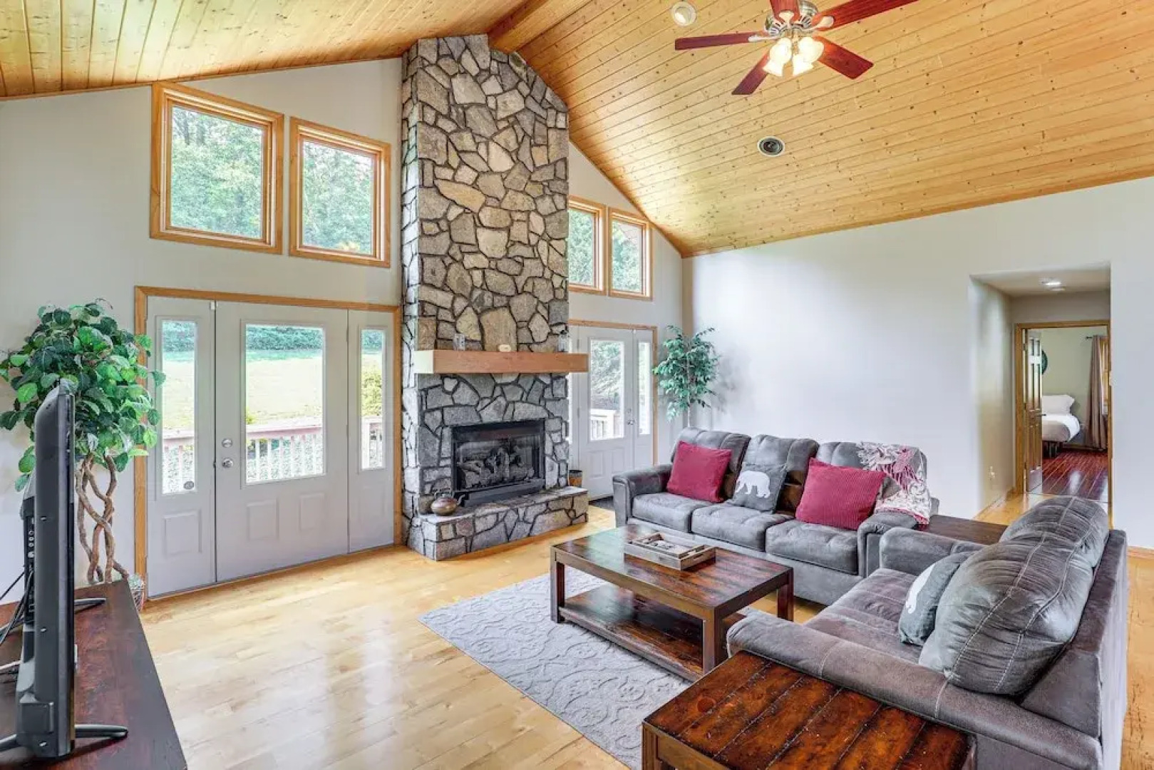 Mtn Views & Hot Tub: 6-acre Blue Ridge Retreat!