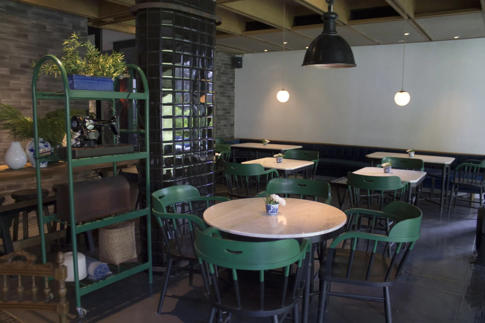 Hotel Ping Silhouette