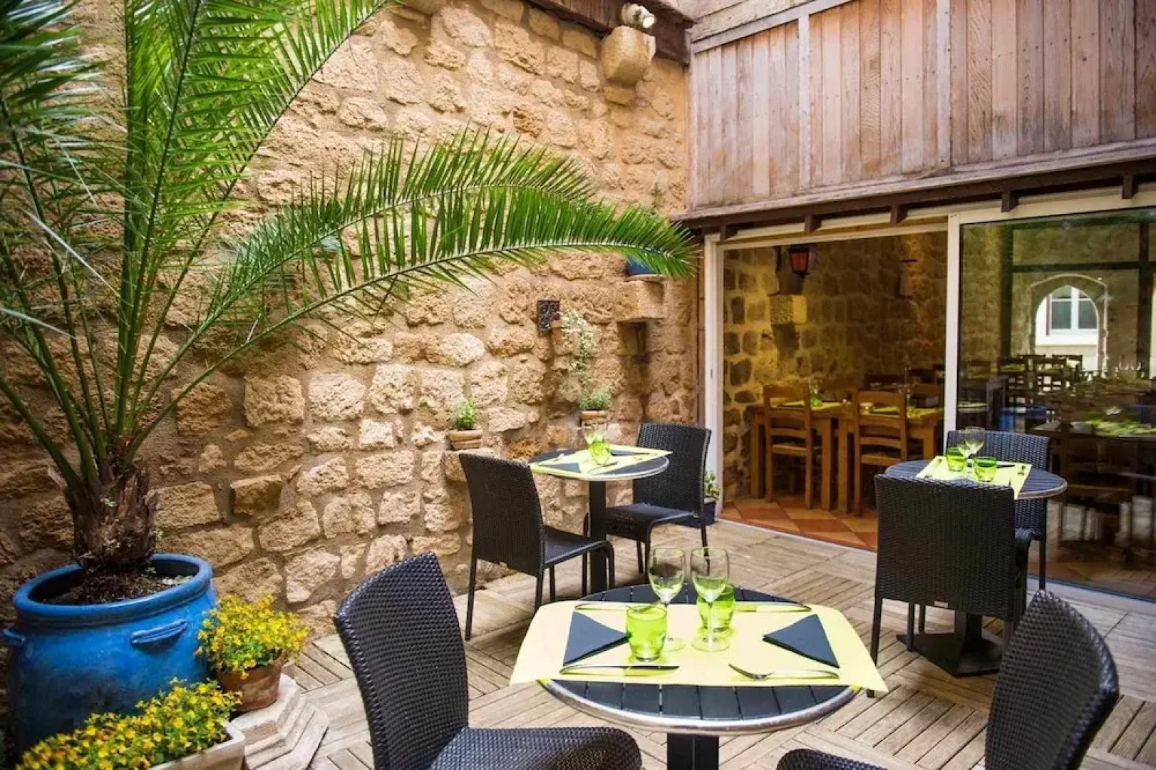 Les Feuilles dAcanthe