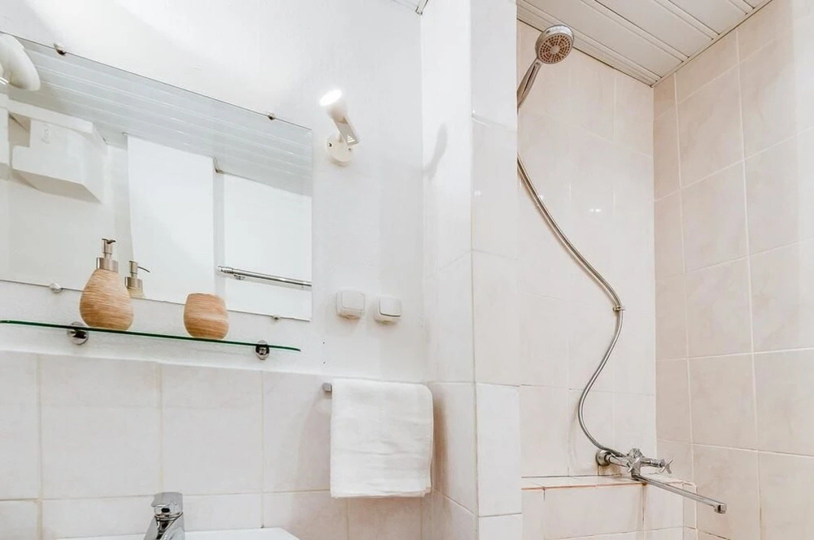 Apartments on Zhukovskogo 49