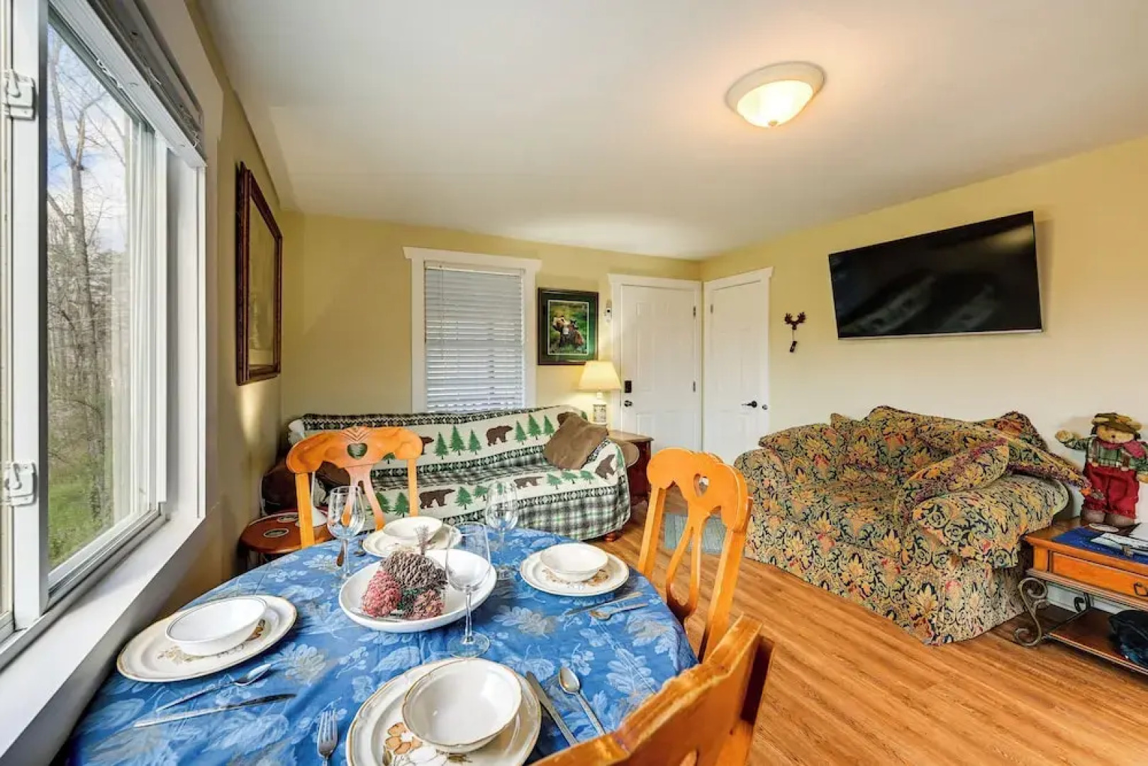 Whittier Vacation Rental Cabin: Pets Welcome!