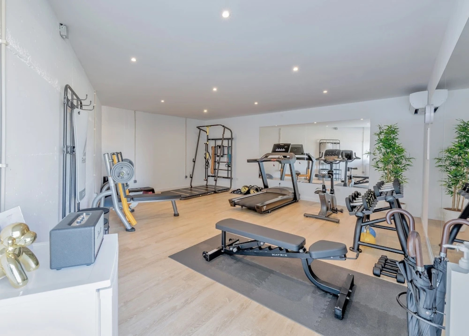 Отель UMA Santa Catarina - Pool & Fitness 