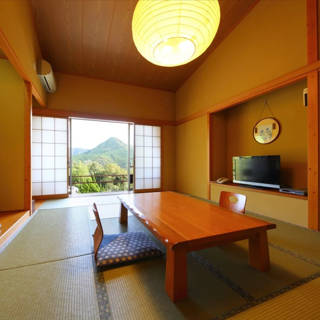 Tenjuku no Mori Keigetsu