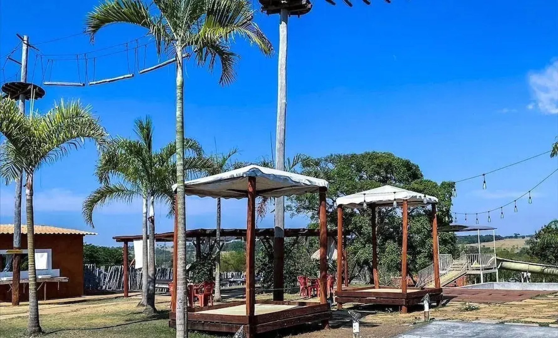 Cozy Lakefront Suites RGB