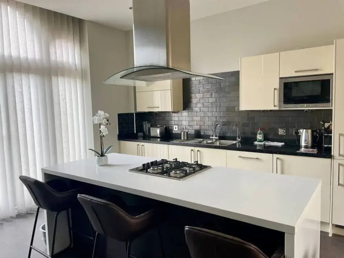 Blue Heron - 2 Bedroom Apt With 2 Parking Spaces - From 165 Per Night