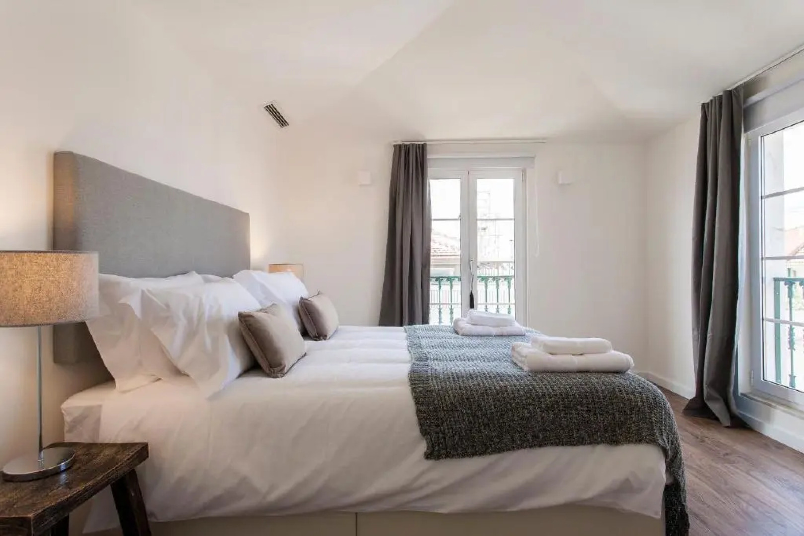 Chiado River View Deluxe Apartment