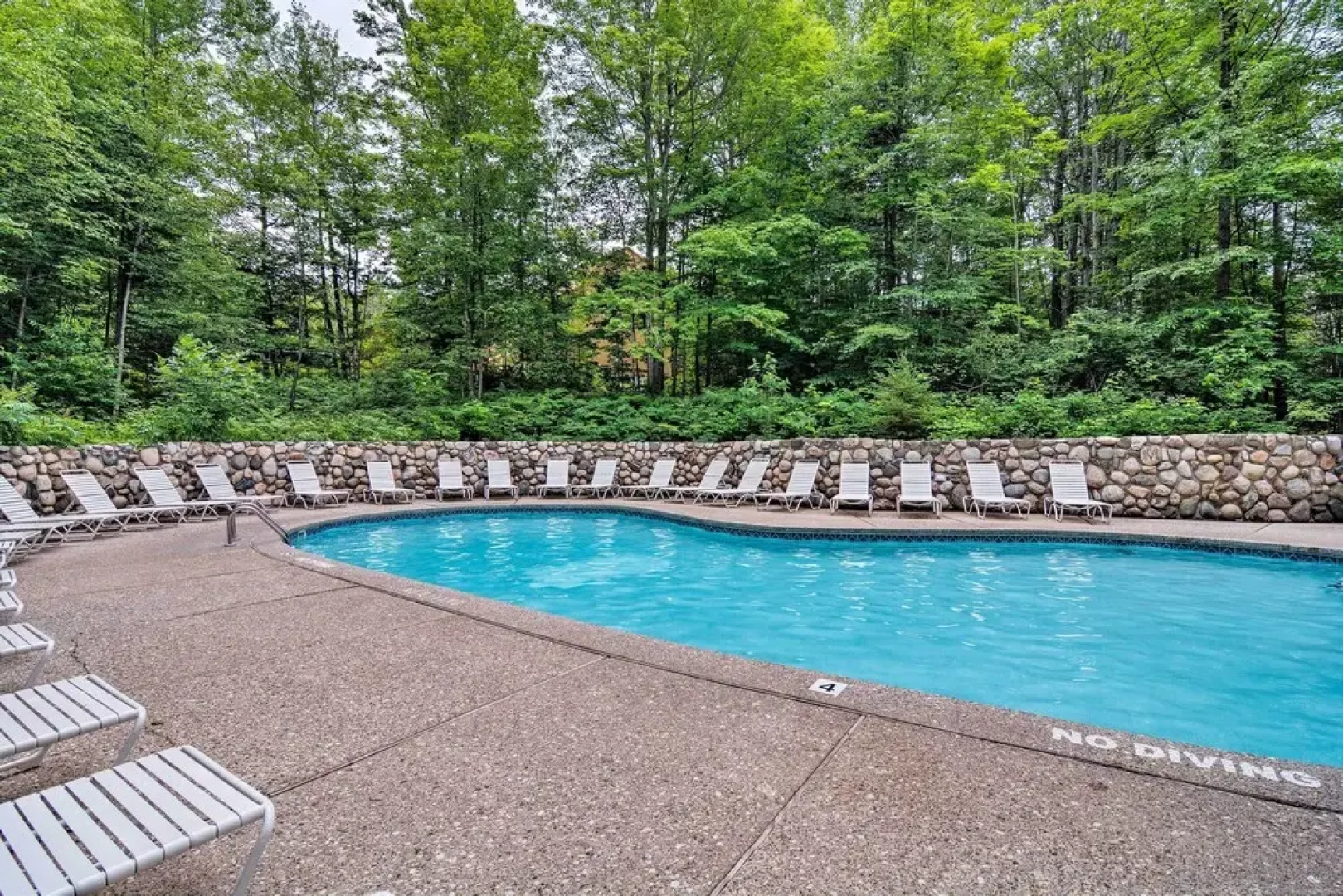 1 Mi to Nubs Nob: Pet-friendly Home w/ Hot Tub