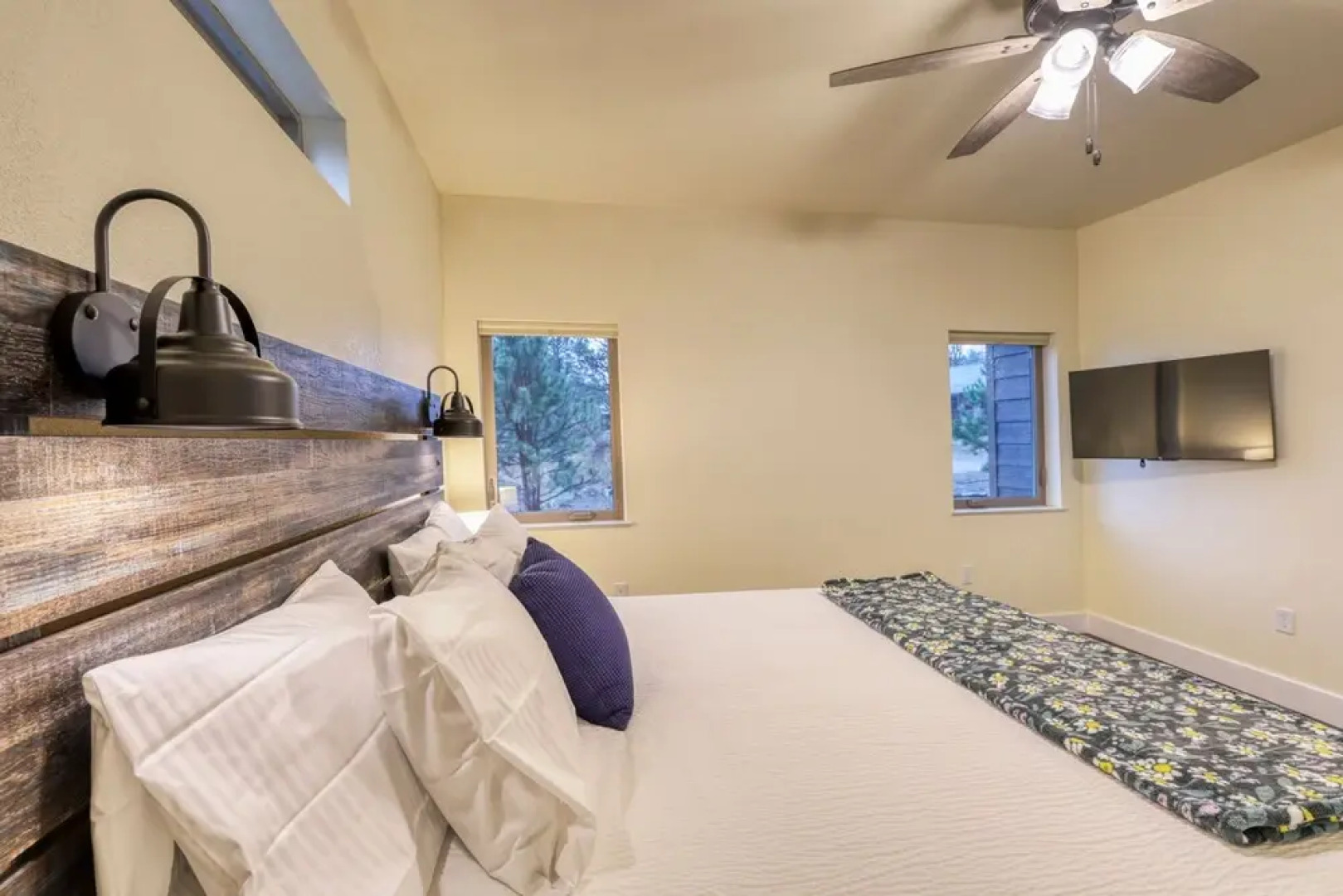 Black Hills Retreat-hardrocker Haven