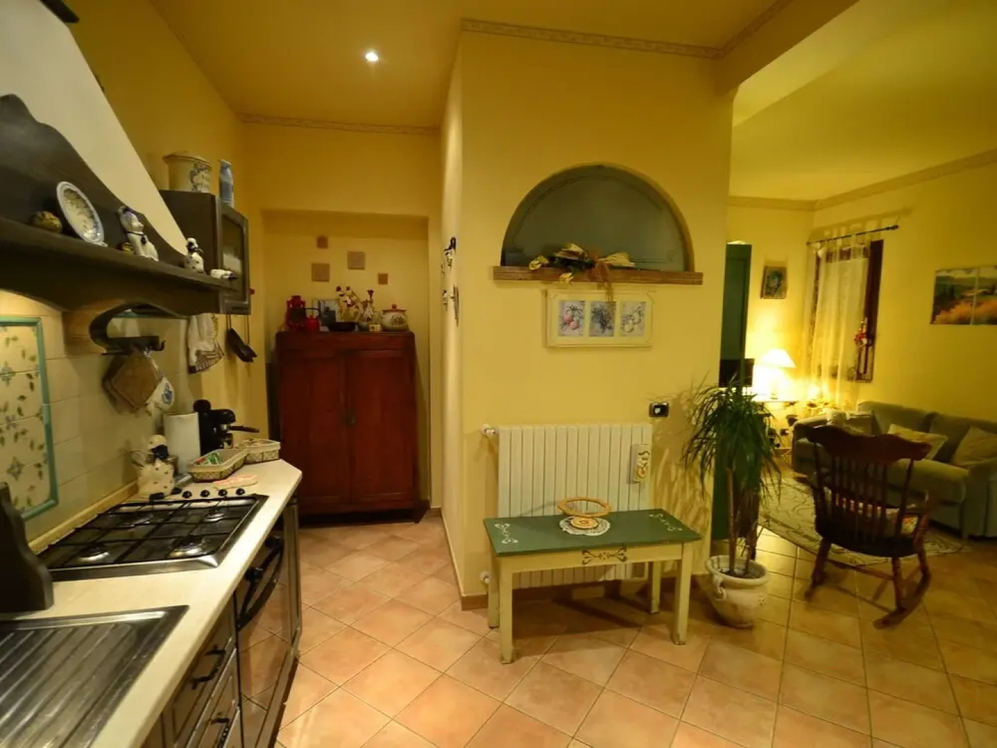 Cozy Holiday Home with a Jacuzzi in Montopoli