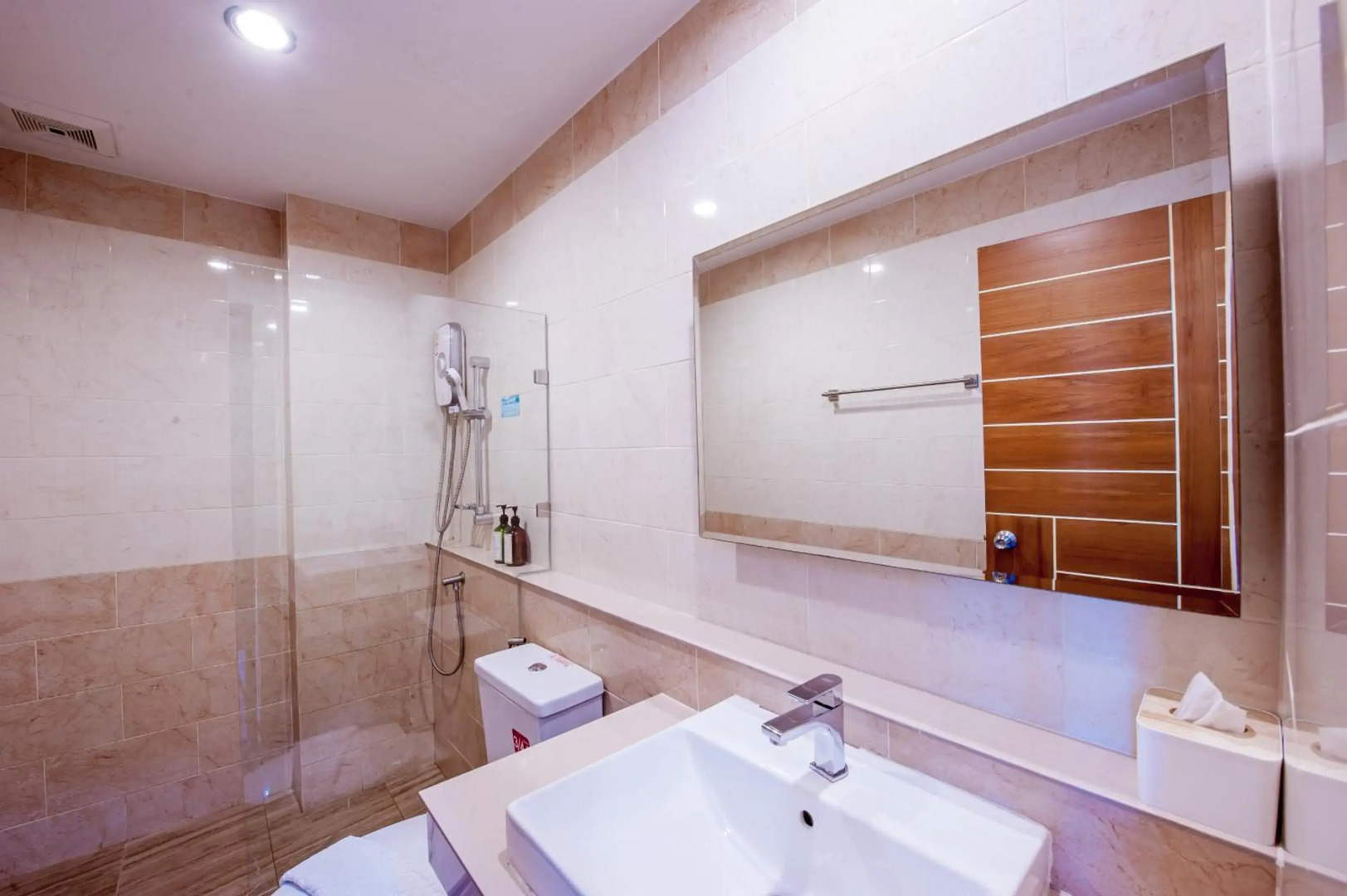 The Living Hotel SamutPrakan