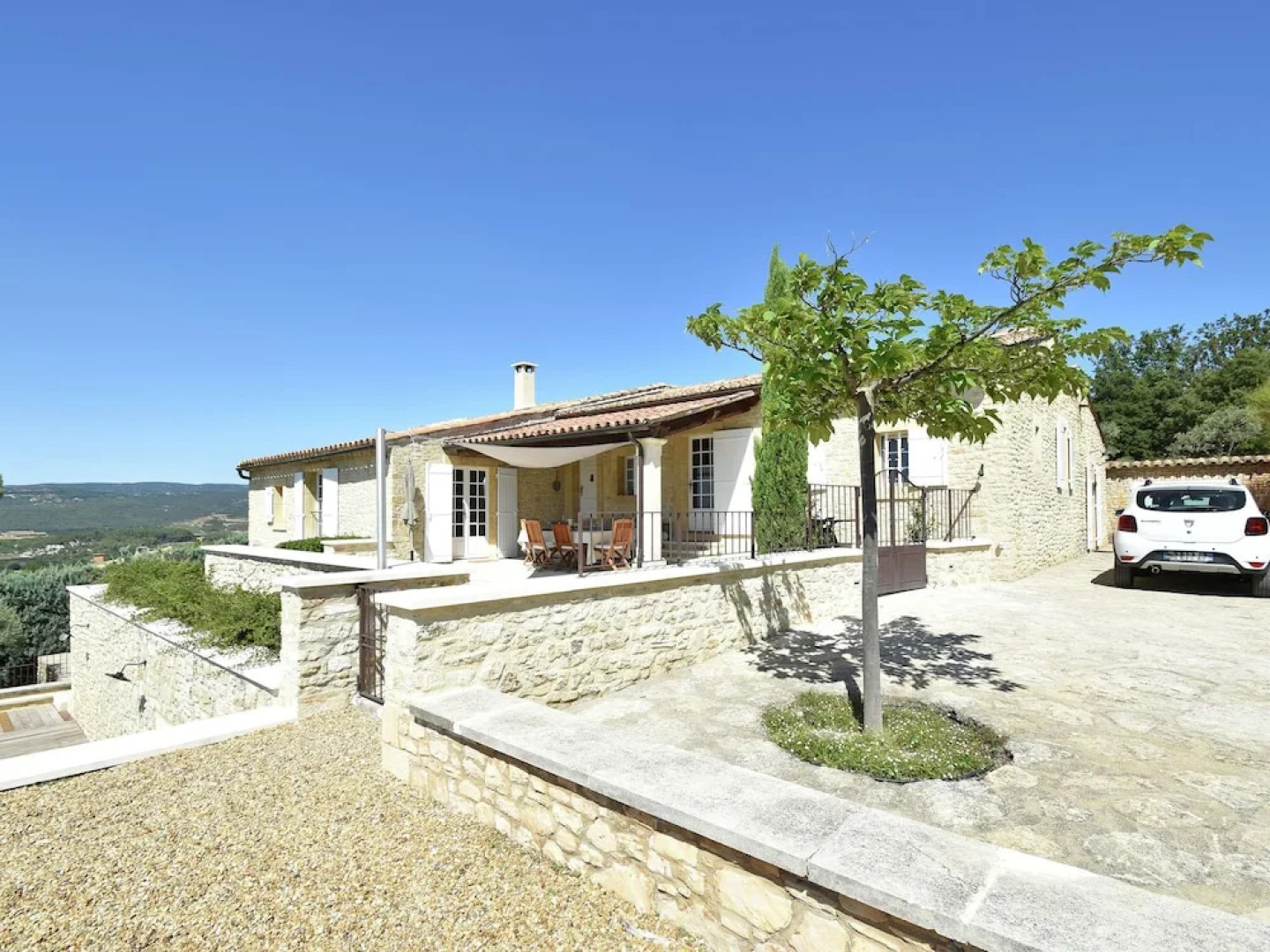 Luxurious Villa in Roussillon With Private Swimming Pool