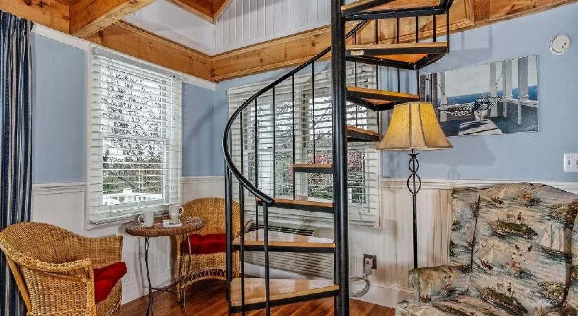 Glen Cove Inn & Suites