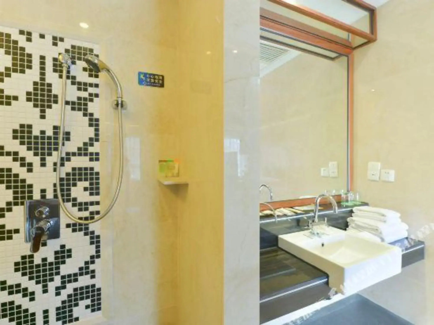 Zhujiang Crystal Hotel