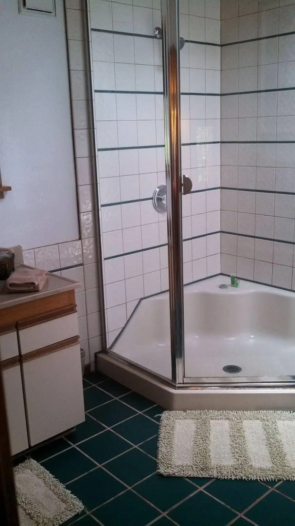 The Guest Cottages @ Volcano Acres Tree House