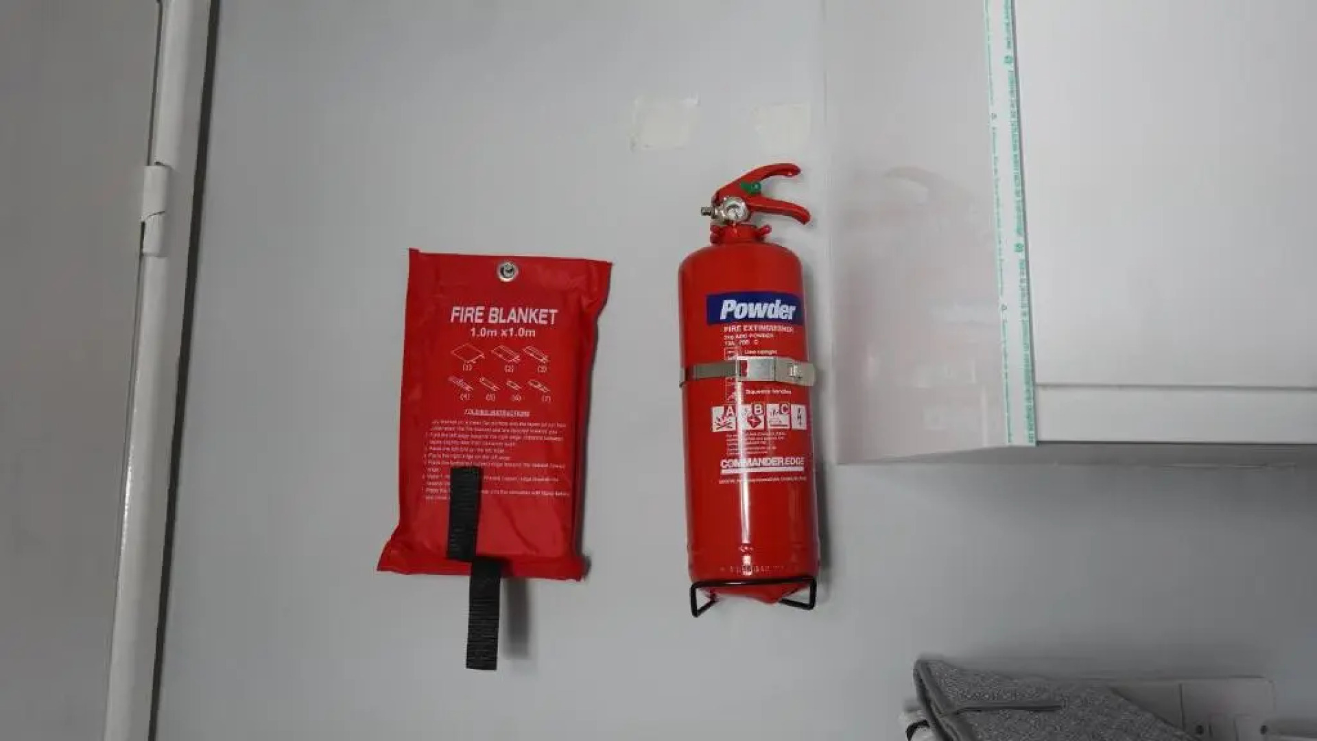 Portobello House - Four Bedroom House perfect for CONTRACTORS - Sleeps 6 - FREE parking