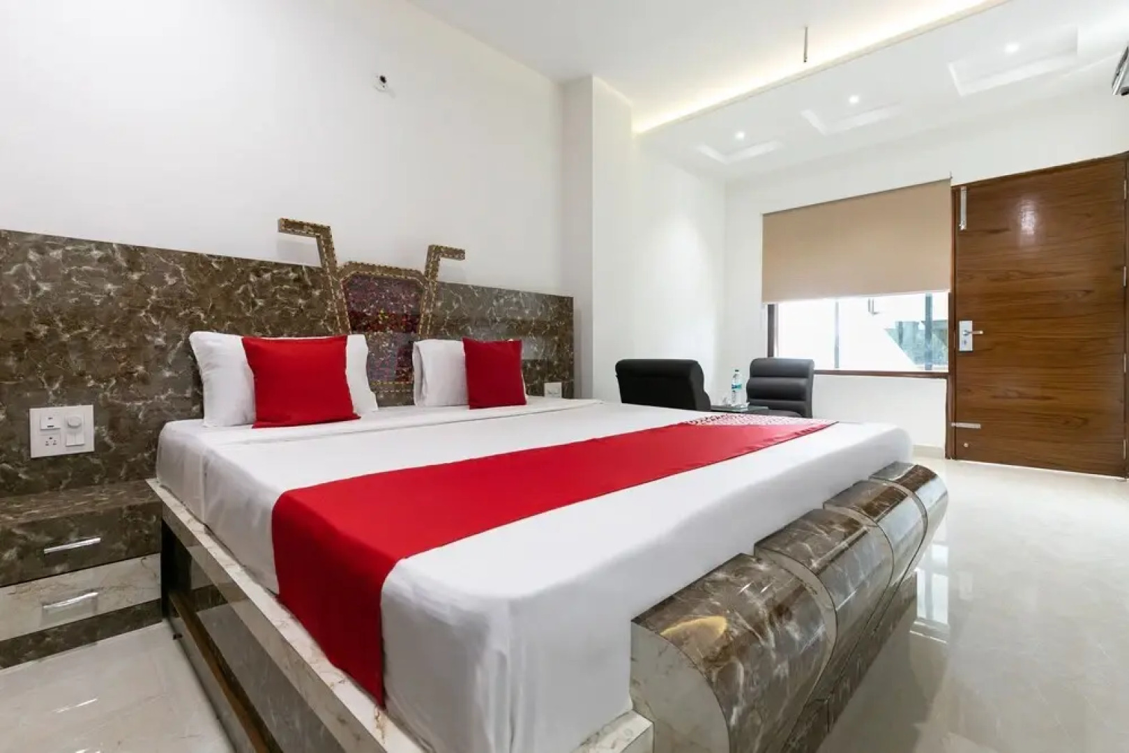 OYO 35938 Hotel Aditya & Kings