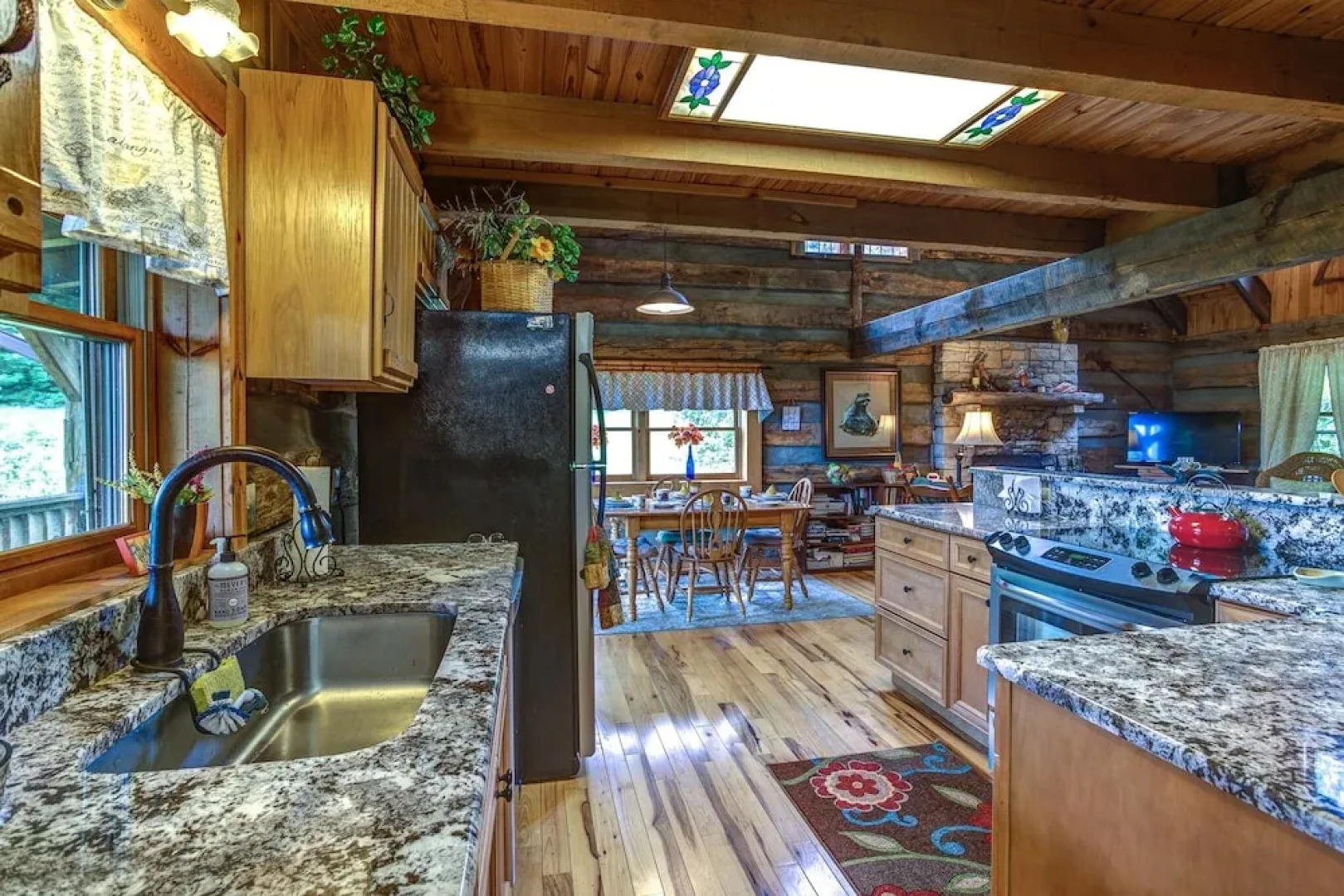 Grandma's Mountain Cabin 3 Bedrooms 2 Bathrooms Cabin