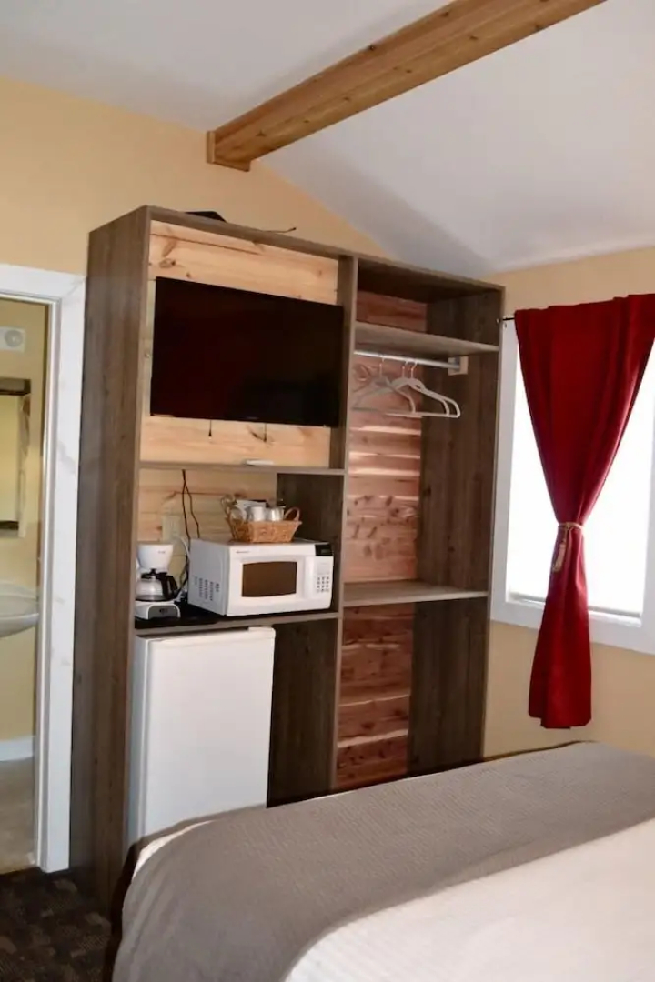 Black Elk Resort Cottages and RV Park